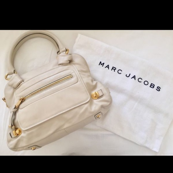 Marc Jacobs Handbags - Marc Jacobs classic satchel | with dust bag